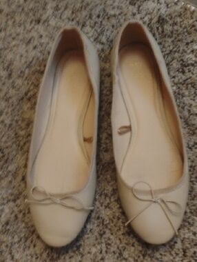 Nude flats